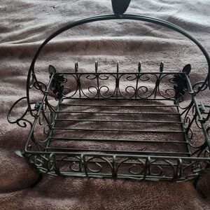 Southern Living At Home Acanthus Cenerpiece Basket